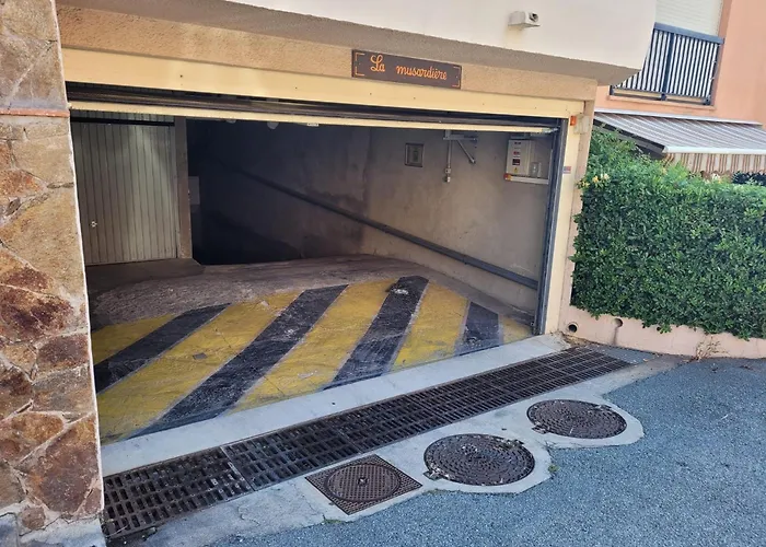 Διαμέρισμα Ideal : Et Centre A 2 Pas +un Garage *