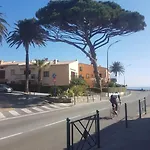 Ideal : Et Centre A 2 Pas +un Garage Sainte-Maxime