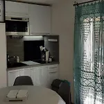 Apartament Ideal : Et Centre A 2 Pas +un Garage *