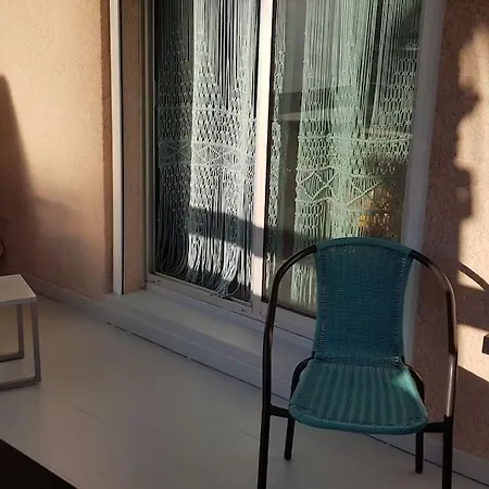 Ideal : Et Centre A 2 Pas +un Garage Appartement