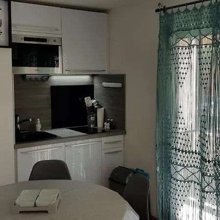 Appartement Ideal : Et Centre A 2 Pas +un Garage *
