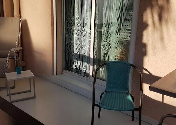 Ideal : Et Centre à 2 Pas +un Garage Appartement